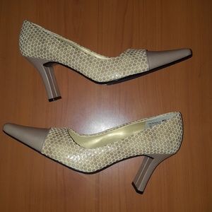 Women Gold dress Pumps